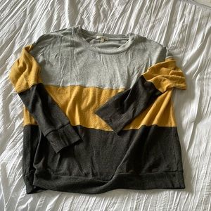 Woman’s: MultiColor Sweater Size: XL